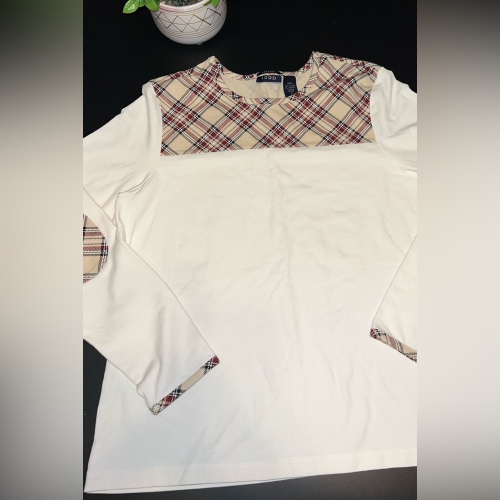 Izod Plaid Detsiled Top Size Small EUC